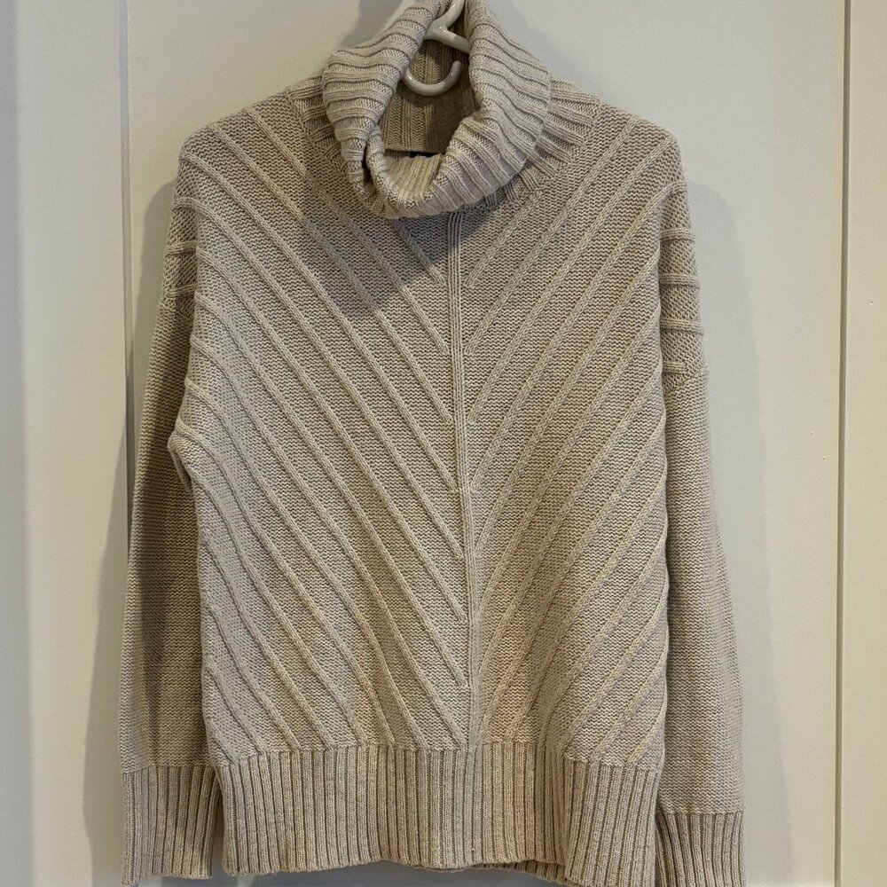 NWT Splendid Wool Blend Turtleneck Chunky Sweater Size M